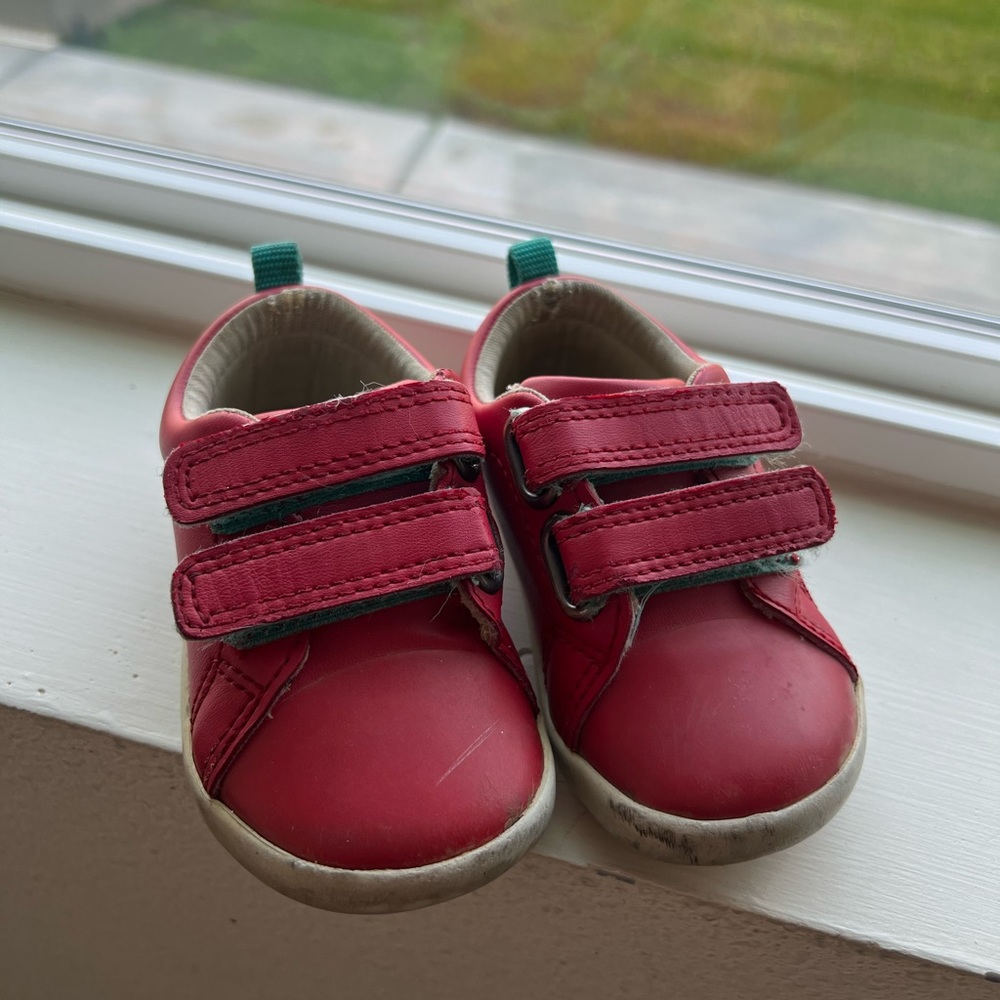 Ten little USED shoes with stickers. Size 5, lava red color.